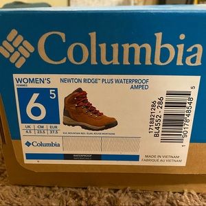 Columbia Women's Newton Ridge Plus Amped Waterproof Hiking Boots
